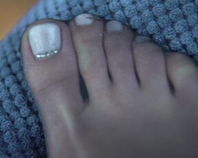 Mery aka Iammery OnlyFans - I love to kiss these toes so much