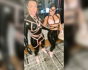 Ts Viper aka tsviper OnlyFans - LATEX KITTY CATSUIT PARTY