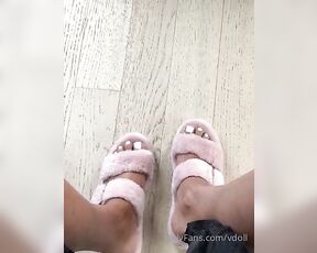 TsLaurenCox aka tslaurencox OnlyFans - Who has a foot fetish