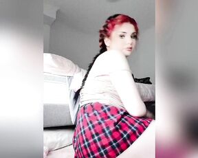 Babymaddyxo aka babymaddyxo OnlyFans - Playing with my ass moaning and all of that hope you enjoy, like for more content&lt3