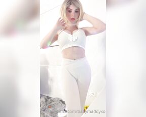 Babymaddyxo aka babymaddyxo OnlyFans - Ashley gives you a break from action and gives u her booty and cum would