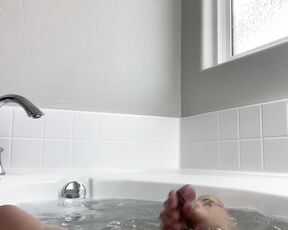 Kitty Hung aka kittyhung OnlyFans - Edging in the tub Watching bbc smash a midget Full video will be available