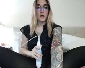 Nicole Cheshire aka fatbabygoose OnlyFans - Help me relax after a rough day at work &lt3 Thumbnail is bad unfortunately