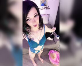 Puppygirl aka Puppygirlxo OnlyFans - Open wide adorable I shot a helluva load at the end of this vid