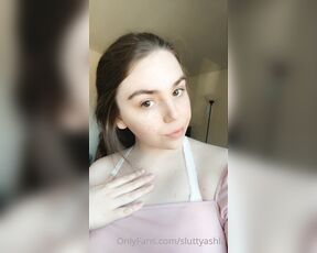 Ashlaaa aka ashlaaa OnlyFans - My cat at the end ruining the video  hope u enjoy it tho