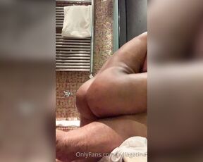 TS Aylla Gattina aka ayllagatina OnlyFans - Fucking in the bath is delicious, this slave came to suck me while I was relaxing