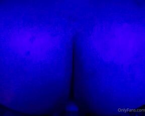 Tingz aka qualitycontroll OnlyFans - Blue light special