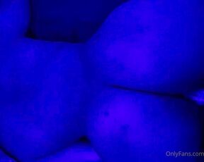 Tingz aka qualitycontroll OnlyFans - Blue light special