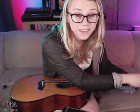 Julia Jane aka realjuliajane OnlyFans - Changing my guitar strings on cam, a chill hangout plus ART and singing aaaaand