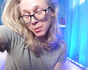 Julia Jane aka realjuliajane OnlyFans - Update about stuff ) I dunno why the light is broken The voltage is fine, the