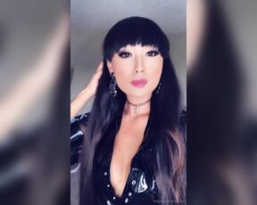 Venus Lux aka venuslux OnlyFans - #bonusupdate found this clip in my archives 8 min video Watch this little bitch take