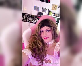 Kymmy Harper aka Kymmyharper OnlyFans - Guys I just drove 23 hours straight no break with all my stuff here to the sissy institute! I’m