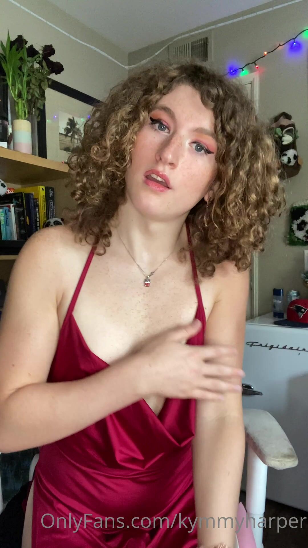 Kymmy Harper aka Kymmyharper OnlyFans - When I bite my finger and look at  you with those eyes do you start to question why you would date - XXX  shemale video available