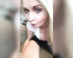 Ladyharkness aka ladyharknessxxx OnlyFans - Holy smokes Sucking on some big hard tranny cock in a kinky 4way play meet