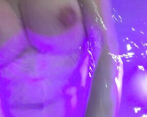 Ladyharkness aka ladyharknessxxx OnlyFans - It’s like living the 80s techno punk era this bath tub