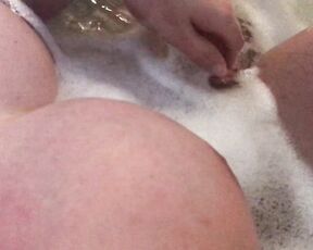 Ladyharkness aka ladyharknessxxx OnlyFans - Bath playing