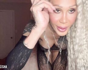 Just Carlisha aka queenyella OnlyFans - I was trying to go live and catch up with my people before going out, when