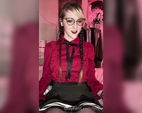 Mommy Ren aka gothravemom OnlyFans - What are you fantasizing about baby Tell me Are you thinking about fucking some girl Thinking