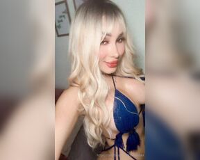 Cloe White aka cloewhitex OnlyFans - Do I look good in blonde