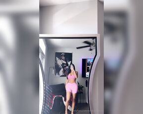 TS Italia Arianna aka tsitaliaarianna OnlyFans - All pink today for the gym