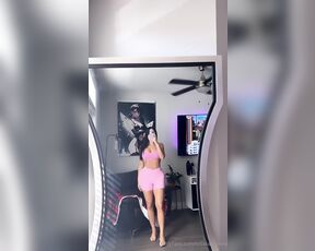 TS Italia Arianna aka tsitaliaarianna OnlyFans - All pink today for the gym