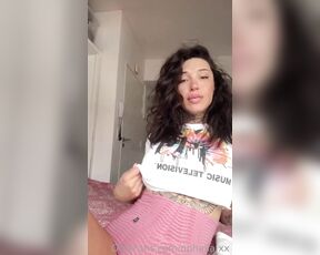 Ophelia TS aka ophelia.xx OnlyFans - I know you miss me, so I recorded a little video for you, kiss you