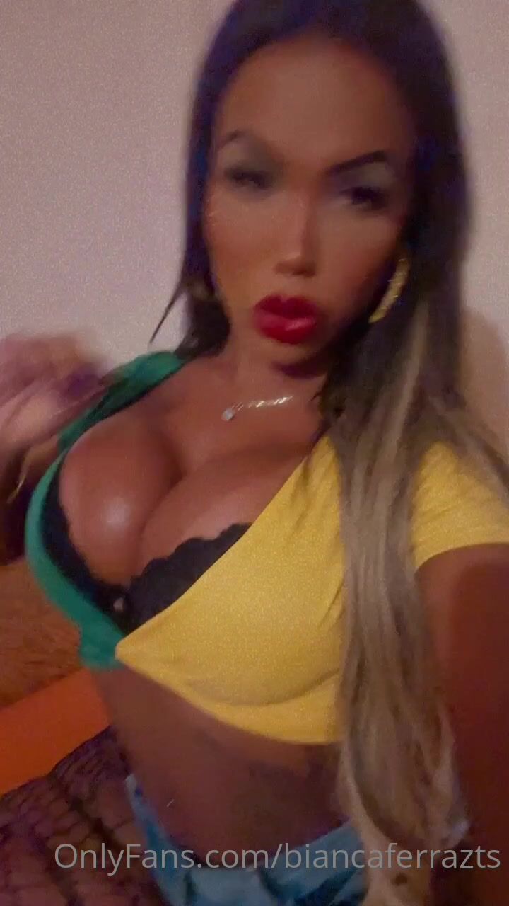 Bianca Ferraz aka biancaferrazts OnlyFans - Brasileirinha hot - XXX shemale  video available for online viewing on X-tg.