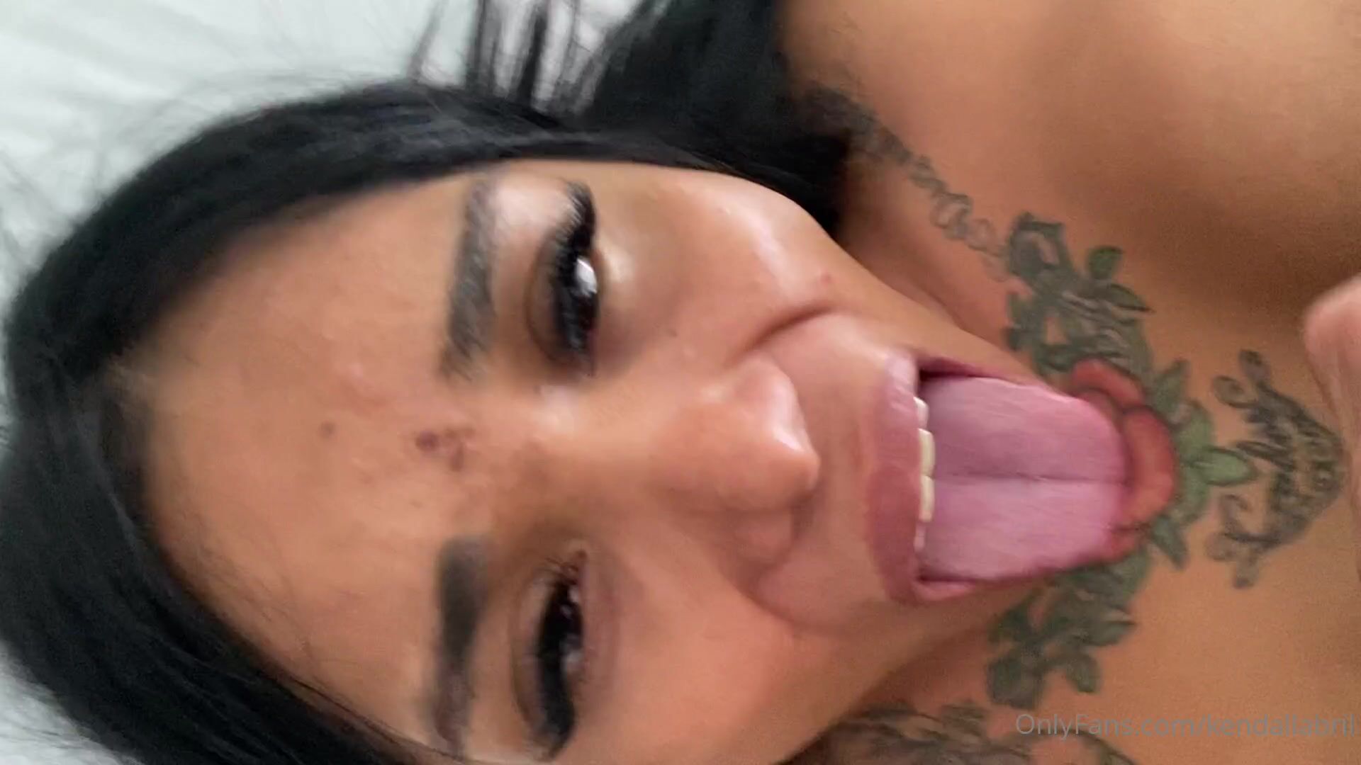 Badbratz Kendalla aka kendallabril OnlyFans - Amores pero que video tan ms  caliente! De solo verlo y recordar se me eriza - XXX shemale video  available for online viewing on X-tg.