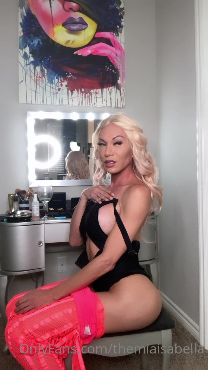 Mia Isabella aka Themiaisabella OnlyFans - I enjoyed you all Part 1 of  todays LIVE stream in your messages now See you again soon - XXX shemale  video available for online viewing