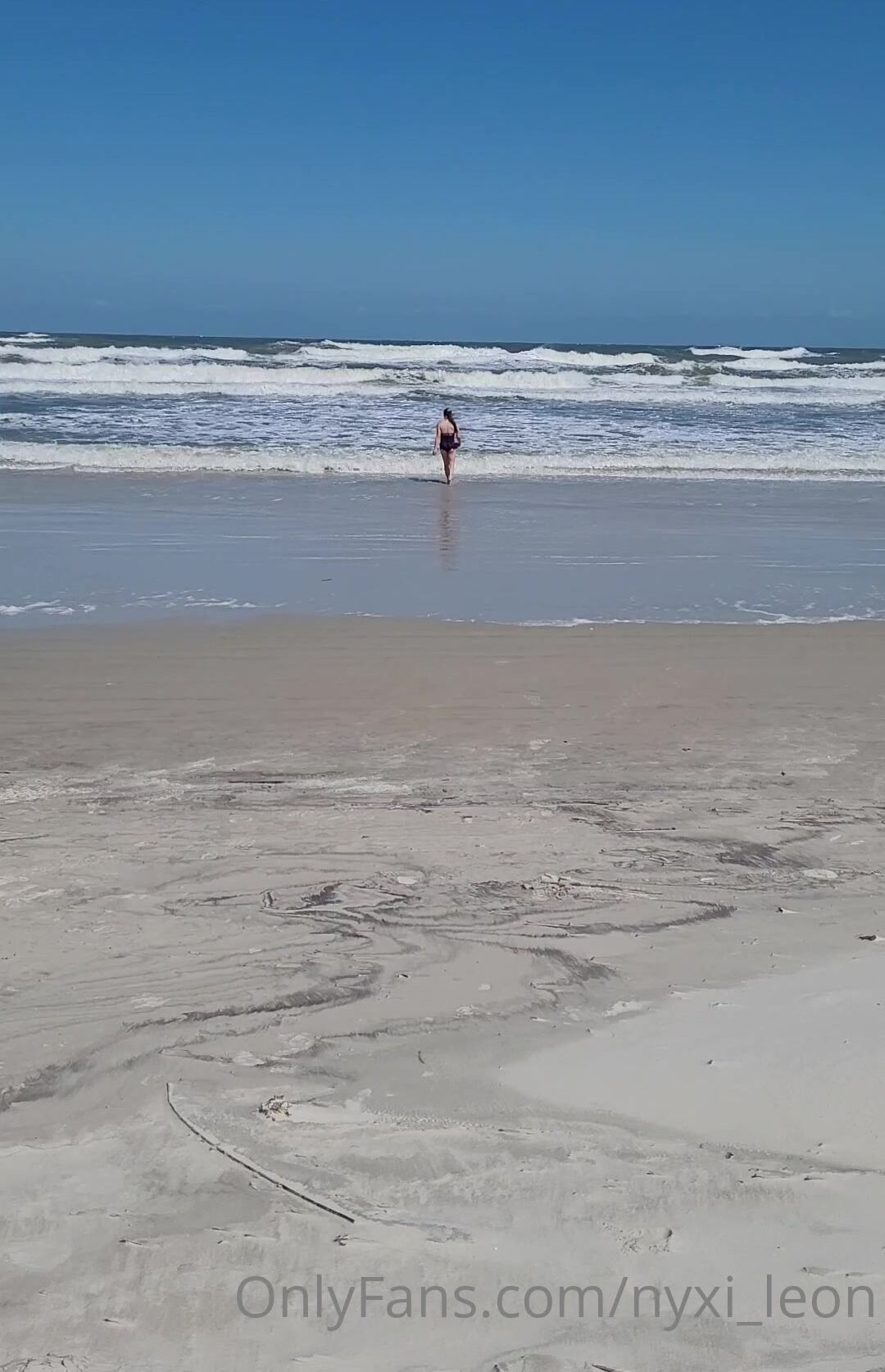 Nyxi_Leon aka nyxi_leon OnlyFans - Day at daytona beach!!!! - XXX shemale  video available for online viewing on X-tg.