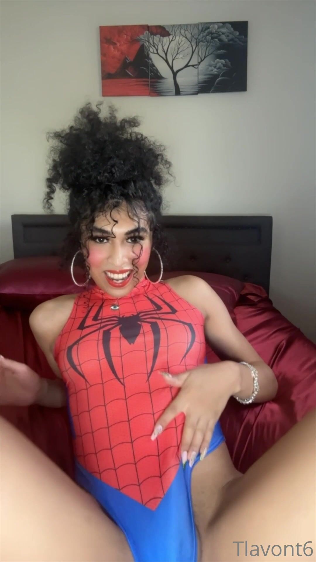 Tlavont aka tlavont OnlyFans - Do you want to see me shoot my web while I  ride my big dildo - XXX shemale video available for online viewing on X-tg.